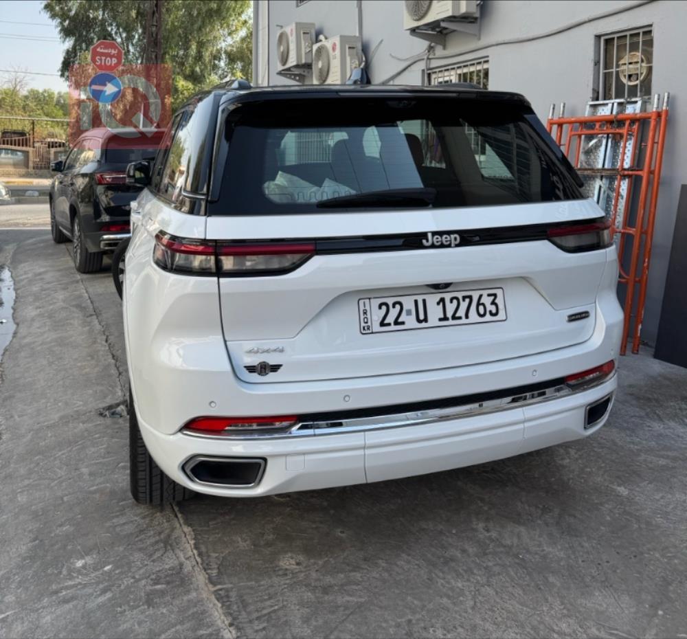 جیپ گراند شیرۆکی